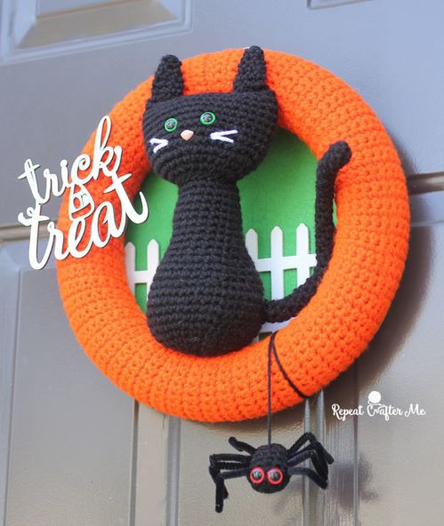 A Halloween crochet extravaganza: Dive into free patterns of eerie excellence. Click to see All 30 Free Halloween Crochet Patterns!