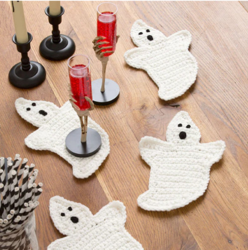 Free crochet patterns to make your Halloween creatively spooky. Click to see all 30 Free Halloween Crochet Patterns!