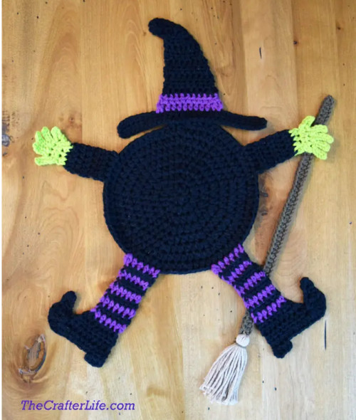 Free crochet patterns to make your Halloween creatively spooky. Click to see All 30 Free Halloween Patterns!