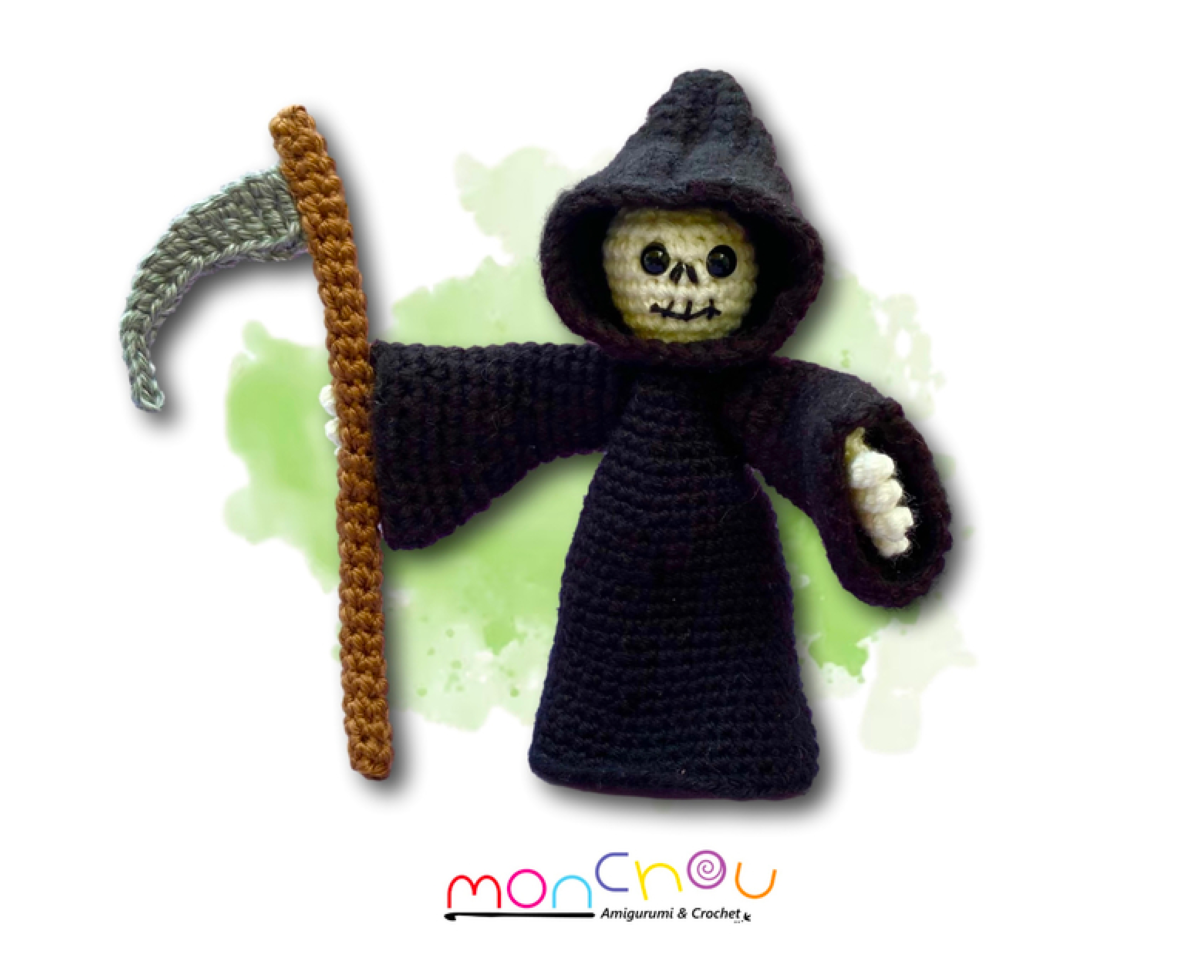 Looking for a free Grim Reaper crochet pattern? Discover 13 spooky and cute Halloween crochet projects including a FREE Grim Reaper blanket graphghan, mini amigurumi, plush Reapers, keychains and beginner-friendly patterns. Save this collection for your Halloween crochet list!